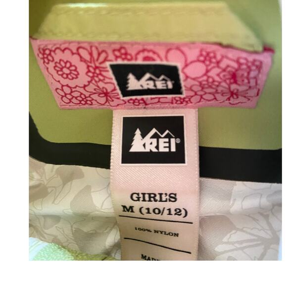 Rei Girl’s Green Hooded Raincoat Sz M (10-12) Long Sleeves Zip and Snaps/Velcro - Picture 6 of 8